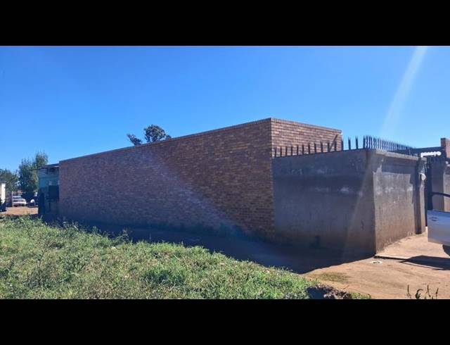 8 BEDROOM HOUSE FOR SALE IN BUHLE PARK
